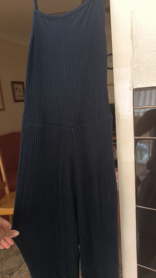 Peto negro y azul largo