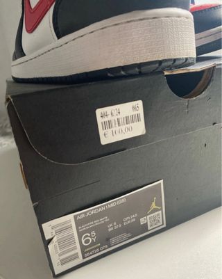 Zapatillas Jordan 1 Mid rojas y negras