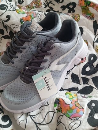 Zapatillas deportivas grises mujer
