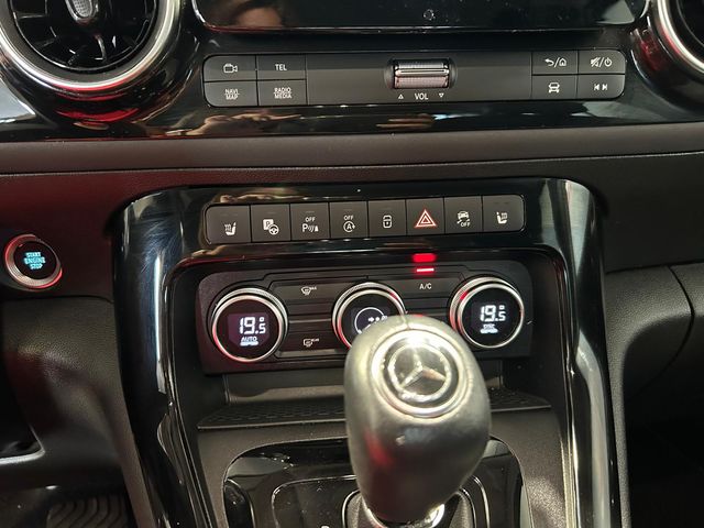 MERCEDES-BENZ Clase T 180 d