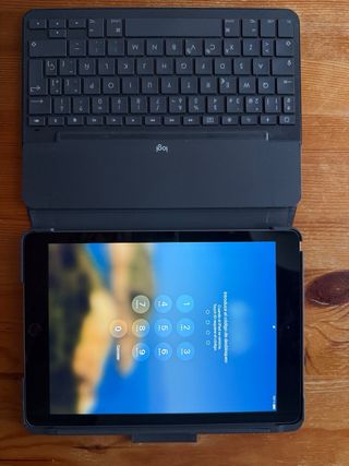 iPad 5ª generación + teclado Logitech