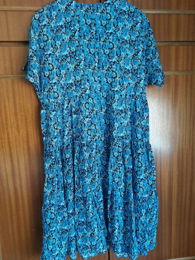 Vestido floral azul