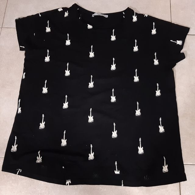 Camiseta negra manga corta Mango guitarras - T-S