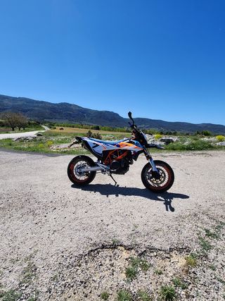 KTM 690 SMC R 2020 - 49.000km