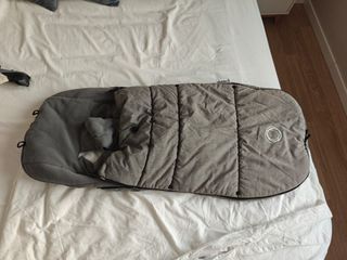 Saco Bugaboo invierno gris. 