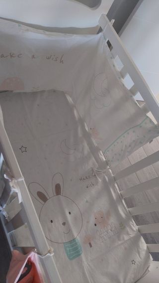 Cuna bebé - Blanca con diseño conejo