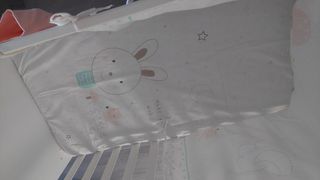 Cuna bebé - Blanca con diseño conejo