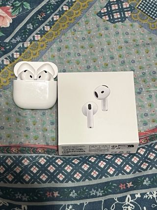 Auriculares AirPods (4 generación)
