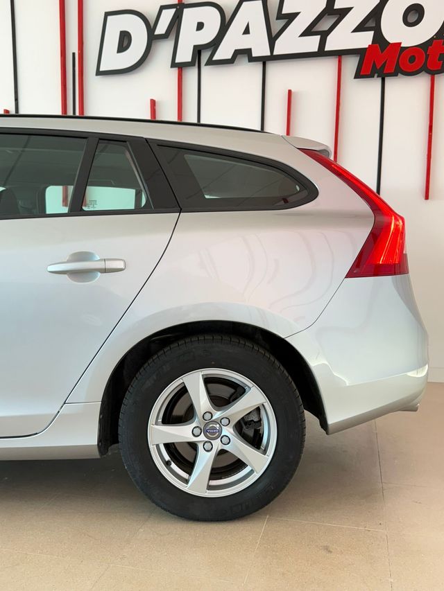 Volvo V60 D2 / 2.0 Diesel de 120cv Año 2019