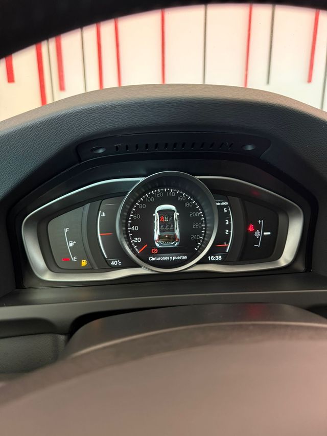 Volvo V60 D2 / 2.0 Diesel de 120cv Año 2019