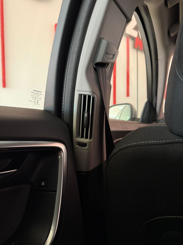 Volvo V60 D2 / 2.0 Diesel de 120cv Año 2019