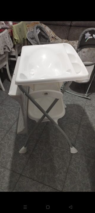 2 Trona Bebé, 2 mini cuna bebé, 1 bañera cambiador