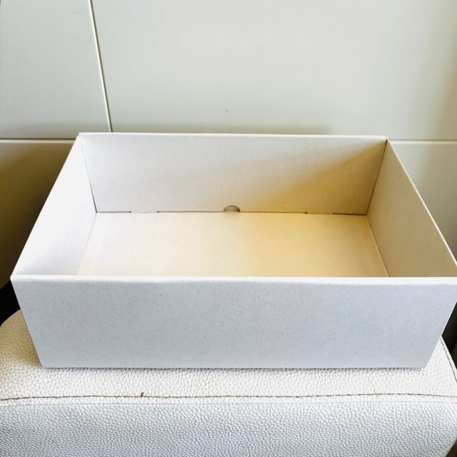 Caja regalo Saint Laurent
32.5x23.5x11cm