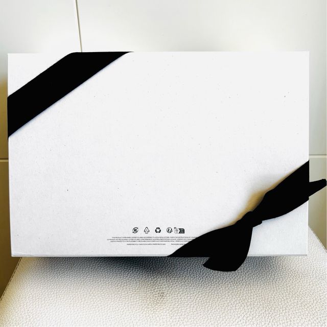 Caja regalo Saint Laurent
32.5x23.5x11cm