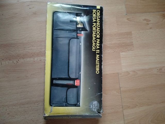 Triángulos emergencia coche