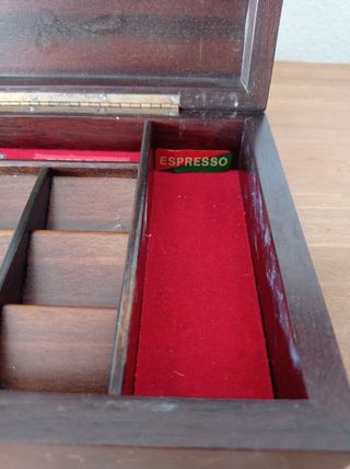 Caja madera antigua sellos