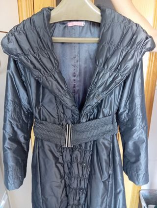Abrigo plumas gris metalizado entallado mujer