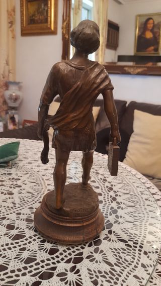 Escultura bronce niño caminante todo en bronce