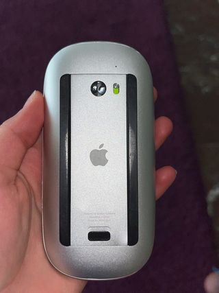 Mouse Apple inalámbrico blanco a pilas