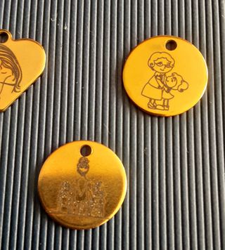 Medallas grabadas acero- 3uds