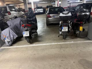 Parking moto Bon Preu - 25€/mes
Puerta con mando 