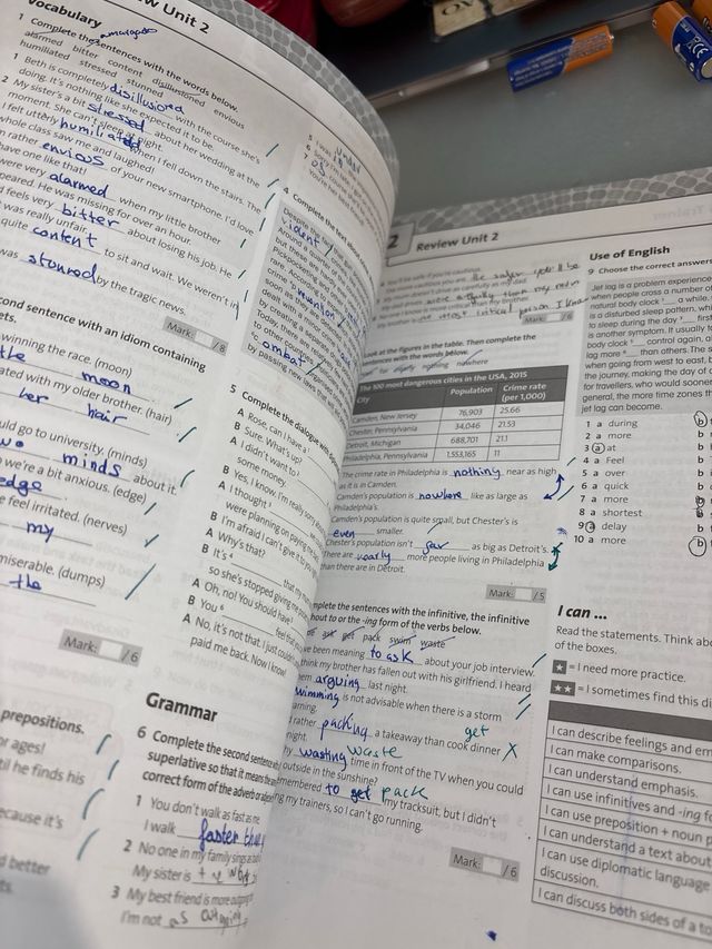 Solutions 3rd Edition Upper-Intermediate. Workb...