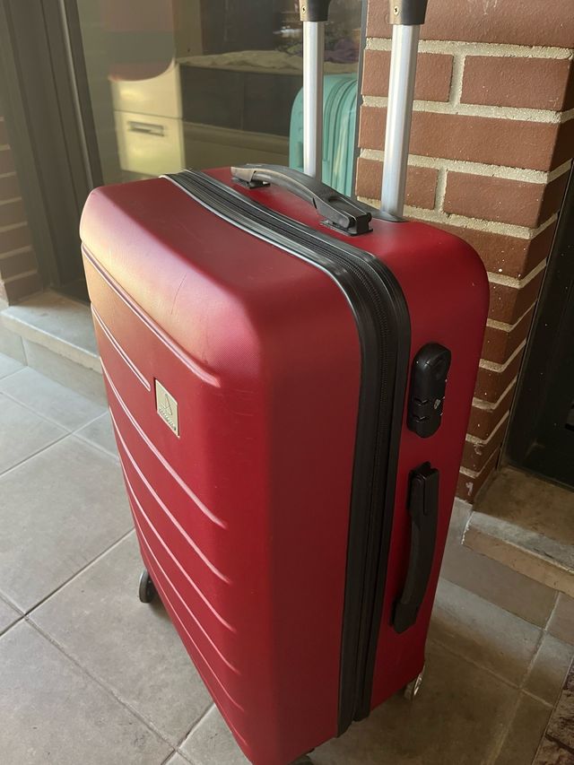 Maleta roja mediana