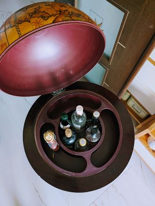 Mesa auxiliar licorera 