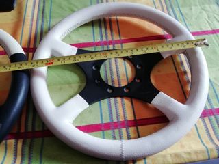 Volante deportivo universal blanco-negro NUEVO