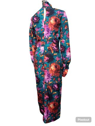 Vestido midi floral cuello alto estilo japones 