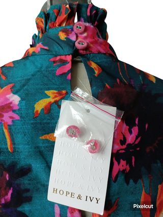 Vestido midi floral cuello alto estilo japones 