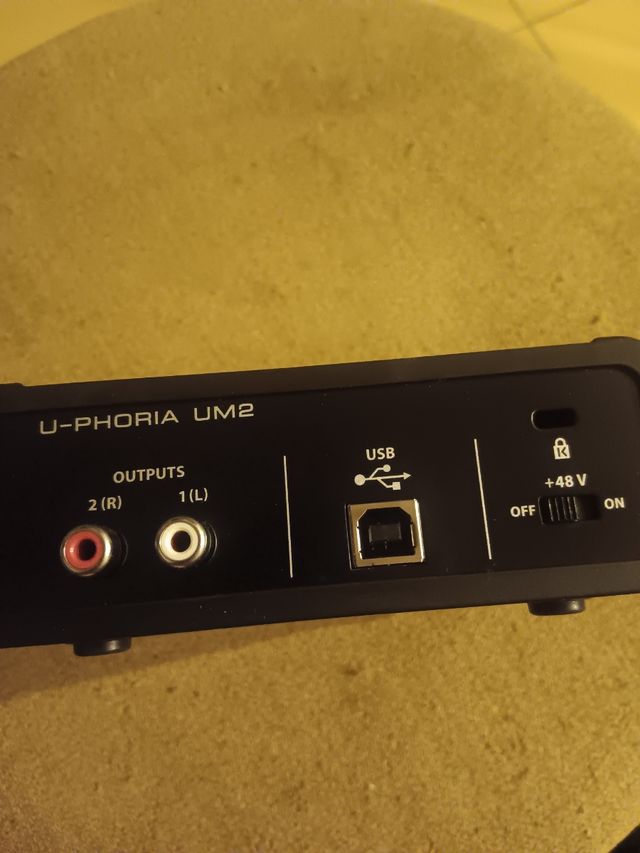 Behringer U-phoria UM2 registratore vocale