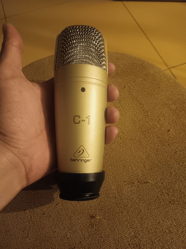 Behringer U-phoria UM2 registratore vocale