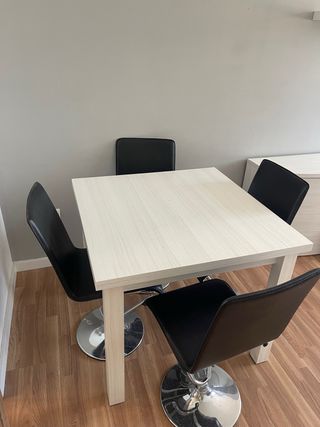 Mesa comedor + 4 sillas