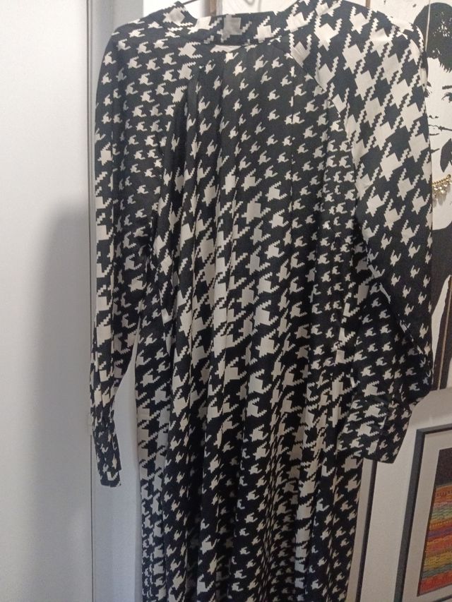 Vestido blanco y negro