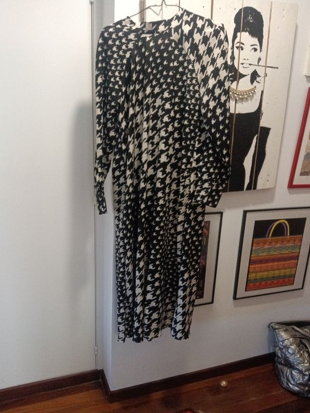 Vestido blanco y negro