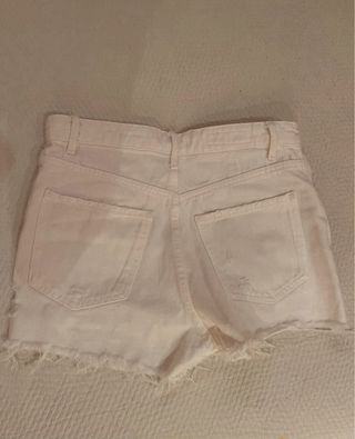 pantalón corto blanco Zara