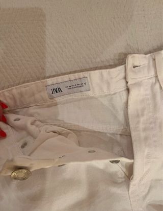 pantalón corto blanco Zara