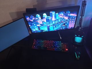 Setup gaming MSI: monitores y más