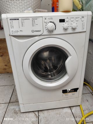 Lavadora Indesit - 5kg