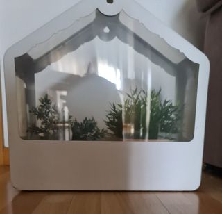 Jardinera blanca de metal