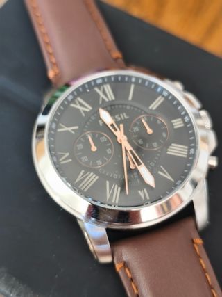 FOSSIL FS4813 – Estilo clásico, correa cuero