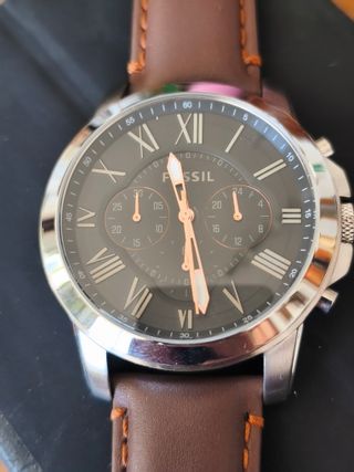 FOSSIL FS4813 – Estilo clásico, correa cuero