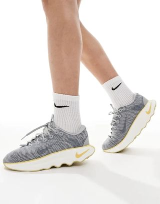 Zapatilla Deportiva Nike Air Motiva Running Trail.