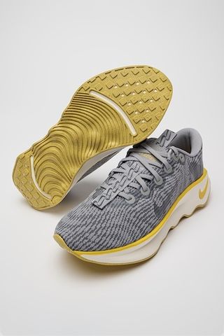 Zapatilla Deportiva Nike Air Motiva Running Trail.