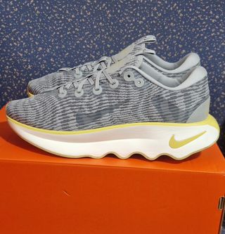Zapatilla Deportiva Nike Air Motiva Running Trail.