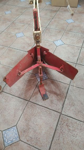 Arado surcador acaballonadora, surcos motocultor