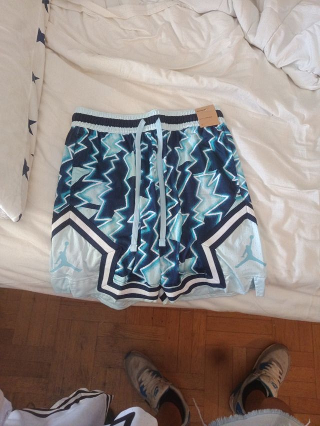 Shorts Jordan azules y blancos
