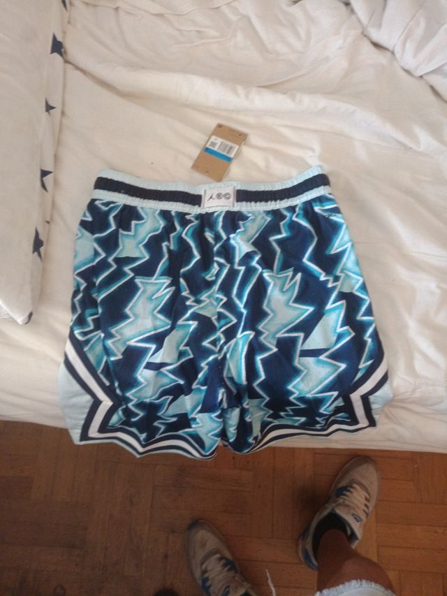 Shorts Jordan azules y blancos