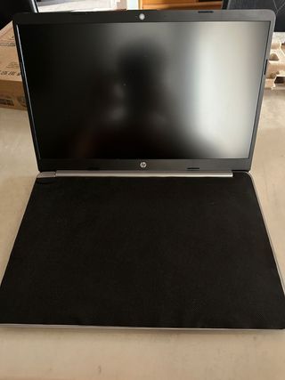 HP 250 G8 Notebook PC Argento Processore Intel I5